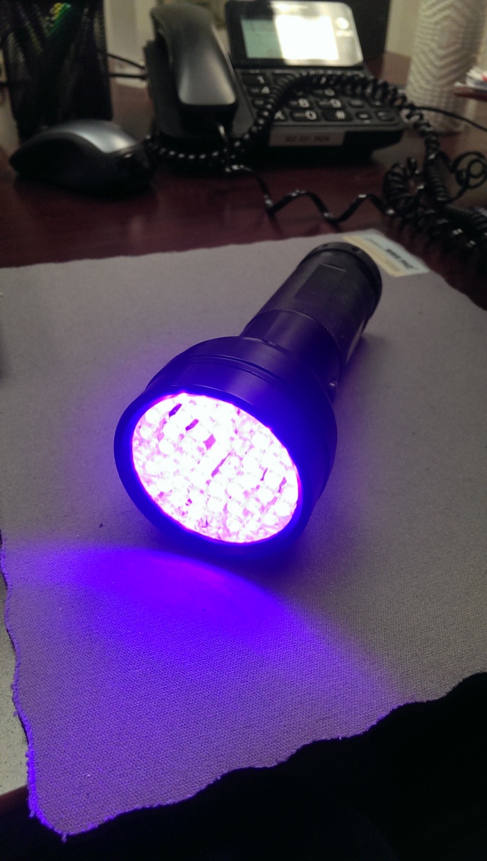 uv-flashlight